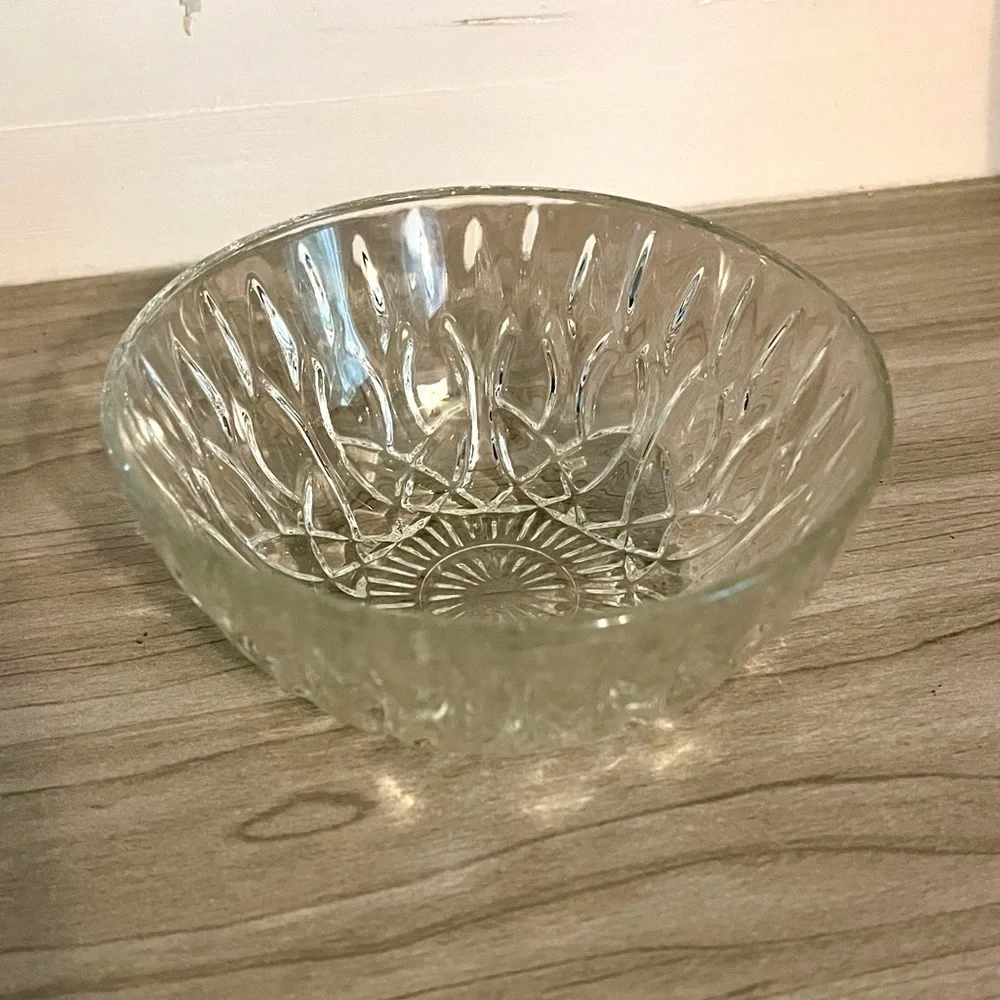 Vintage Pasari Indonesia cut glass Bowl 4”